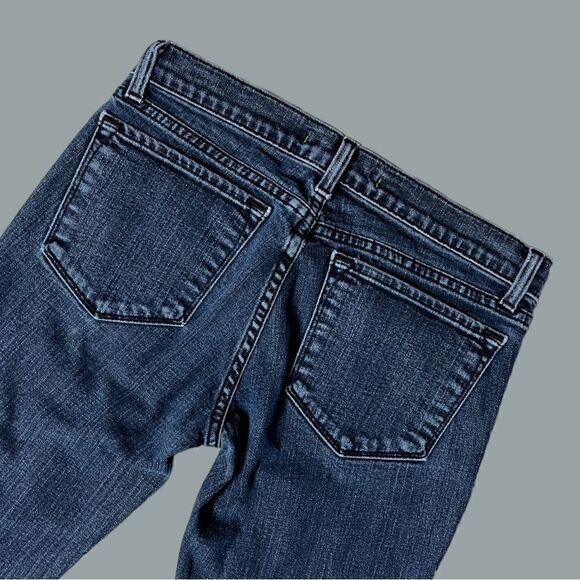 J BRAND low rise skinny leg in distressed dark wash Size 27 - Picture 4 of 9
